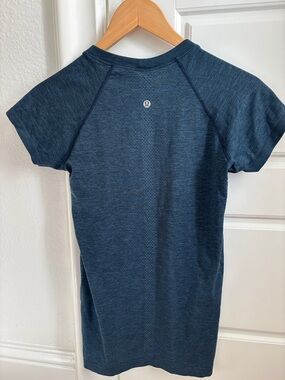 lululemon athletica Women's Short Sleeve Tee — Blue